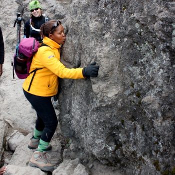 Barranco-wall-kissing-rock