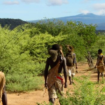 hadza-of-lake-eyasi-750x450